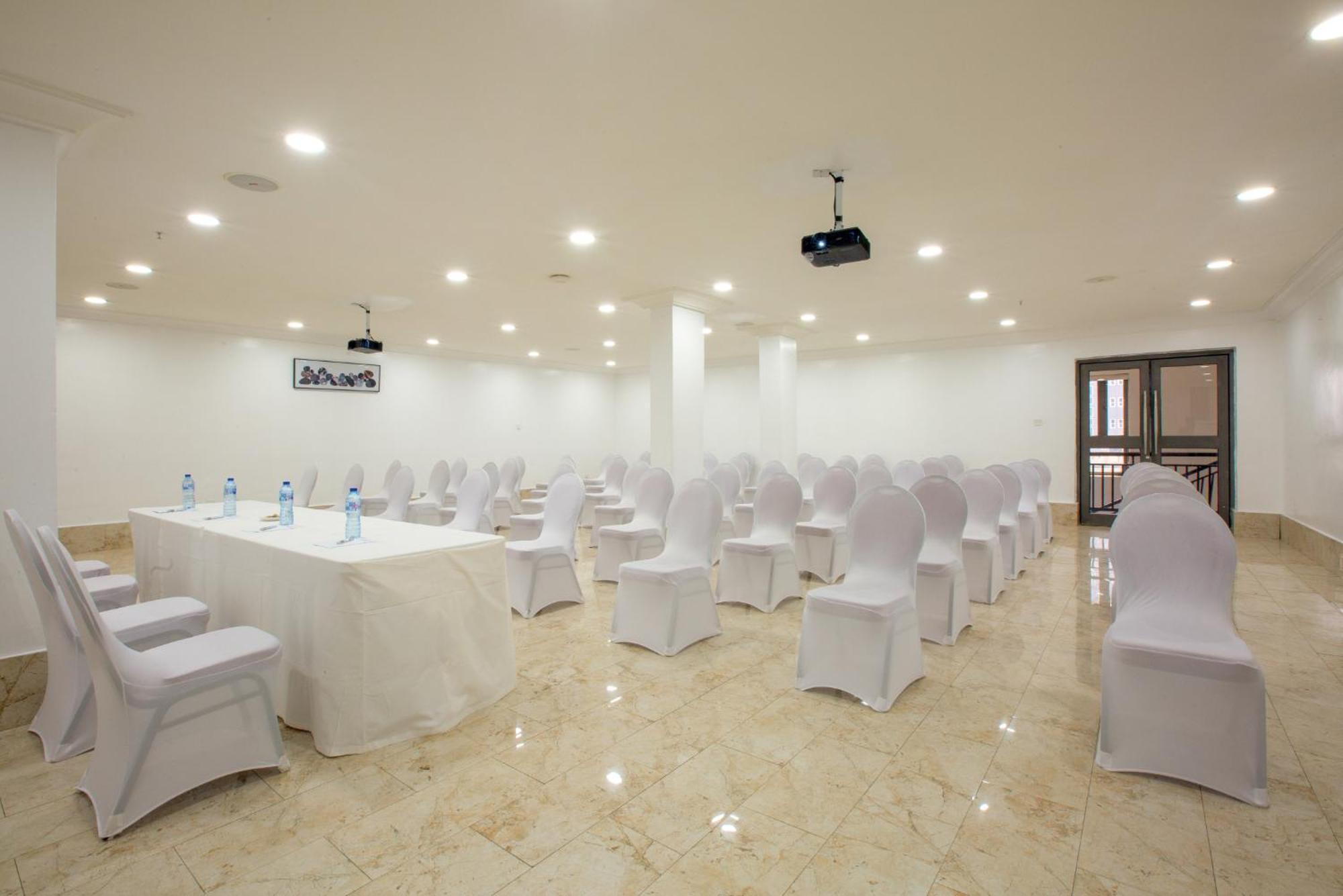 Johnwood Hotel By Bolton อาบูจา ภายนอก รูปภาพ