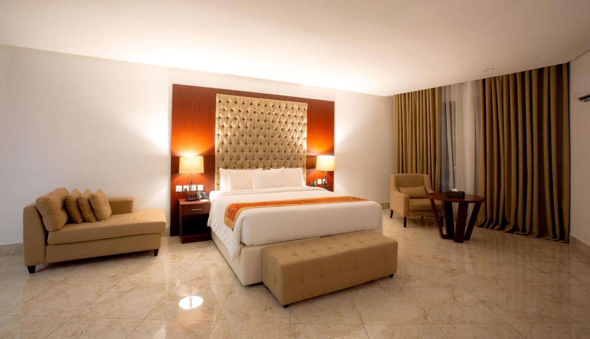 Johnwood Hotel By Bolton อาบูจา ภายนอก รูปภาพ
